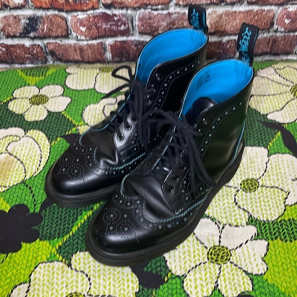 Doc Dr. Martens men’s boots black blue Air Wair Wingtip Oxford Bouncing Sole 7.5 - Picture 1 of 8